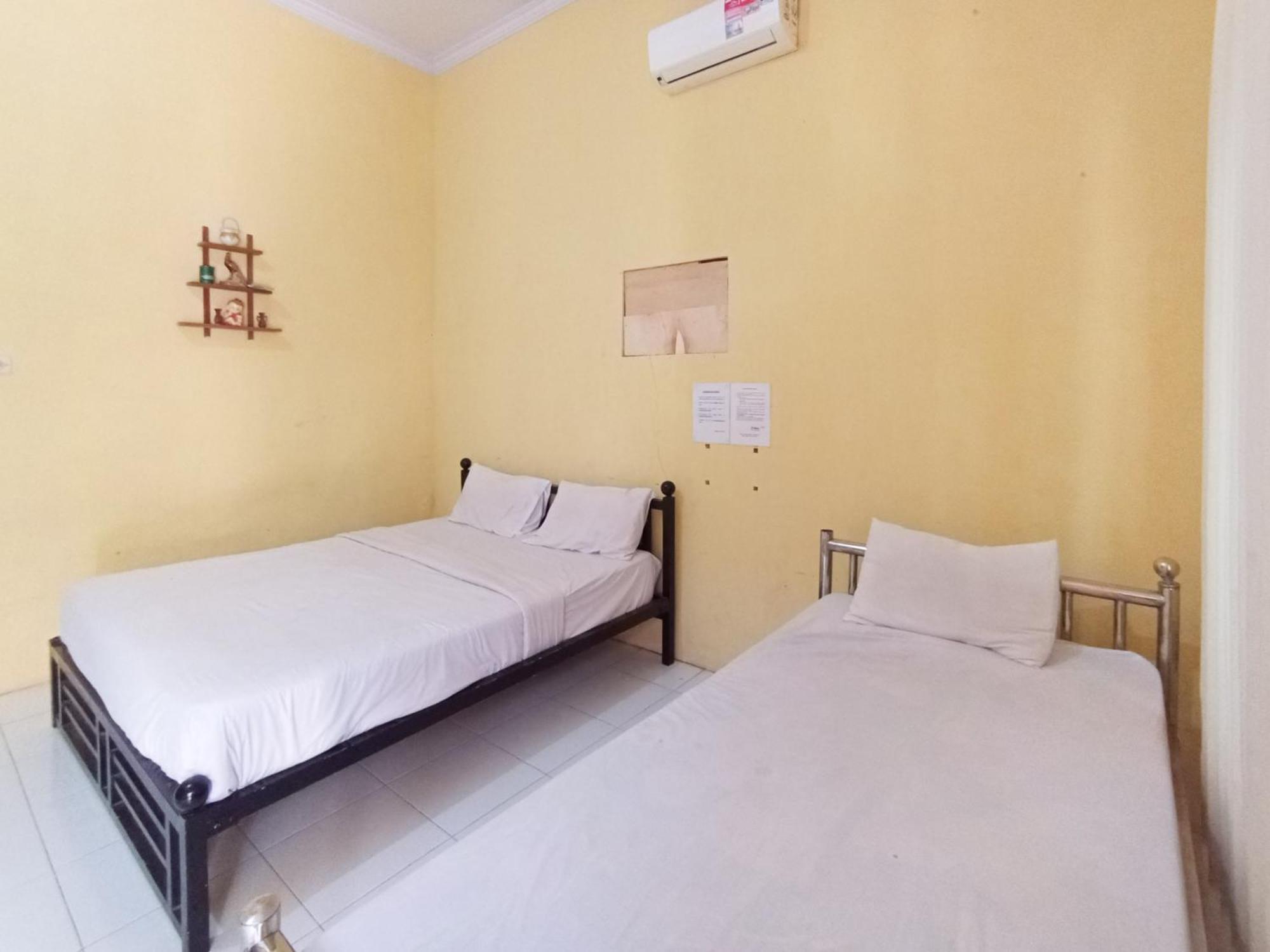 Reddoorz At El Shaday Homestay Banyuwangi Banyuwangi  Exterior foto